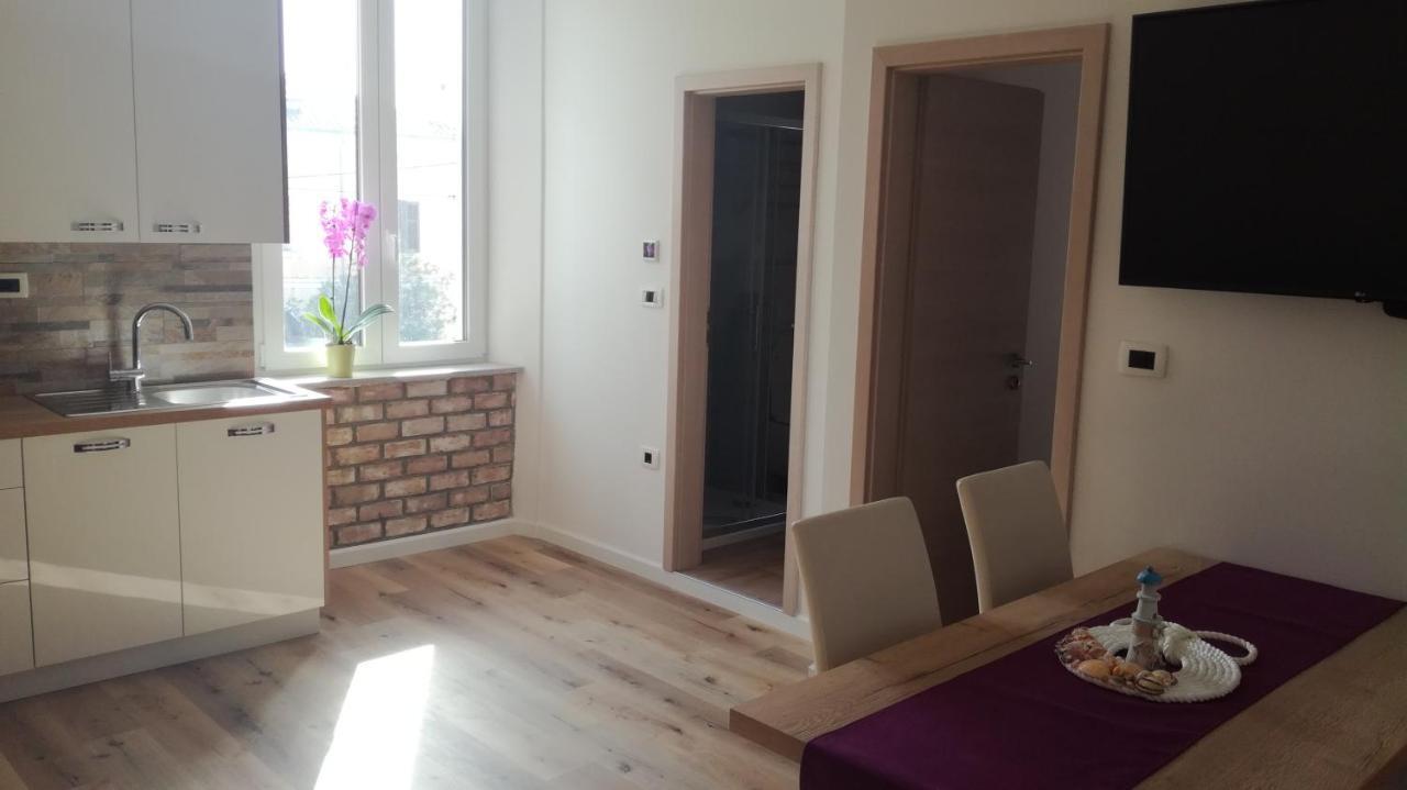 Apartmaji Apollonio Izola Esterno foto
