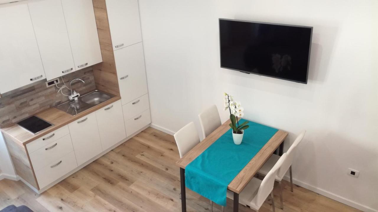 Apartmaji Apollonio Izola Esterno foto